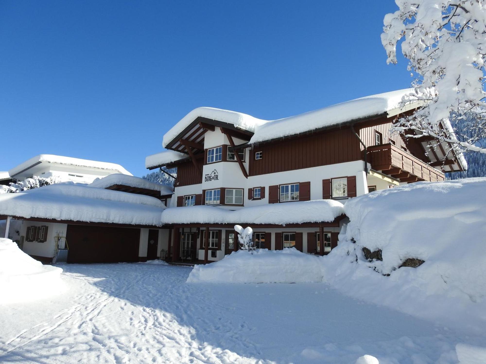 Haus Berg & Tal Apartment Hirschegg  Exterior photo