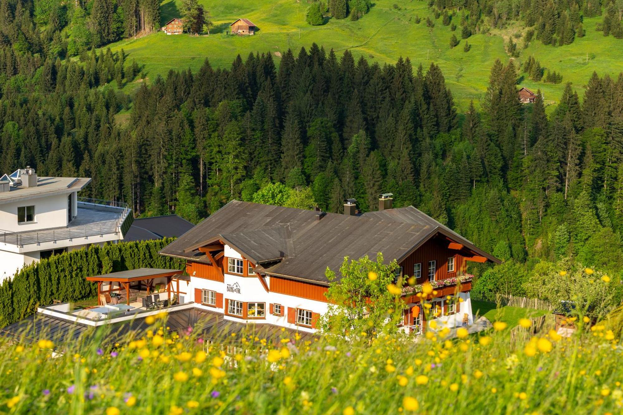 Haus Berg & Tal Apartment Hirschegg  Exterior photo