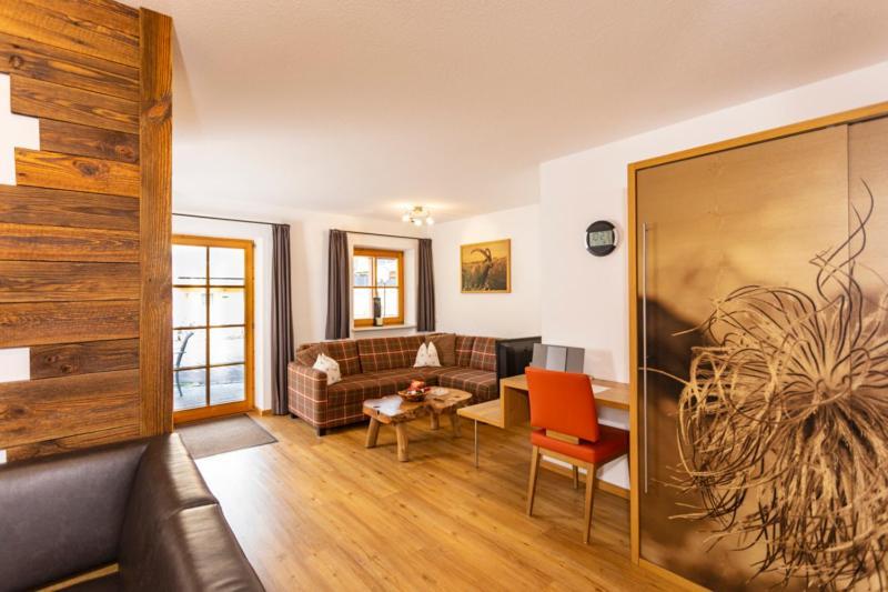 Haus Berg & Tal Apartment Hirschegg  Exterior photo